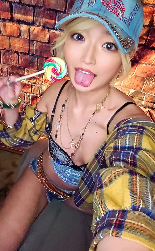 美丘まゆ ペロペロキャンディー スプタンちら見せ