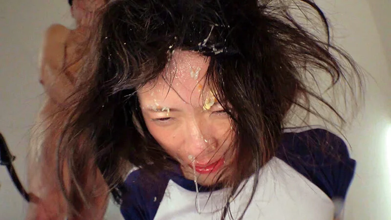 雫月心桜 ゲロまみれの顔